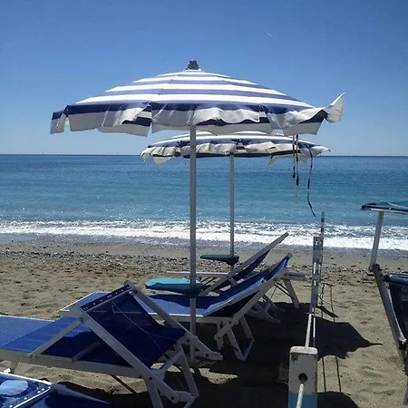 Luxury Casa Ginevra Lägenhet Varazze